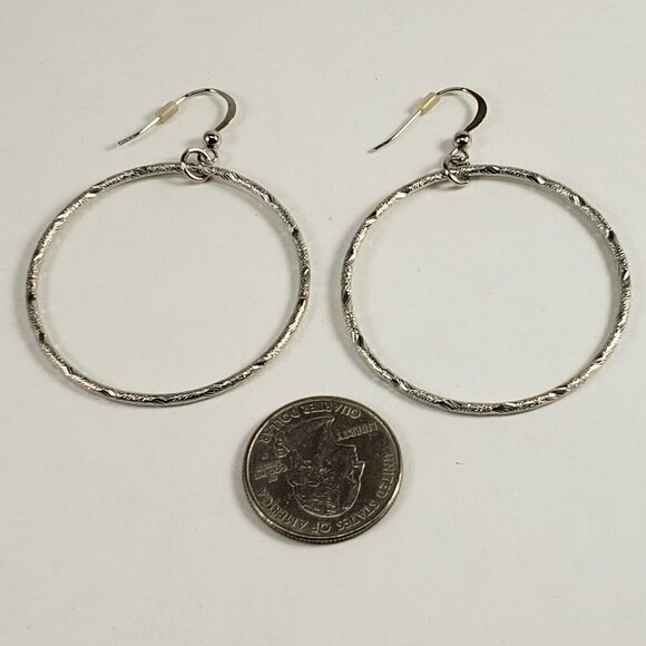 Women's Stylish Textured Design Silver tone Hoop Fishhook 2.5-inch Drop Earrings - Picture 7 of 9